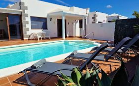 Villa Lagarto Heated Pool Aircon Central Playa Blanca